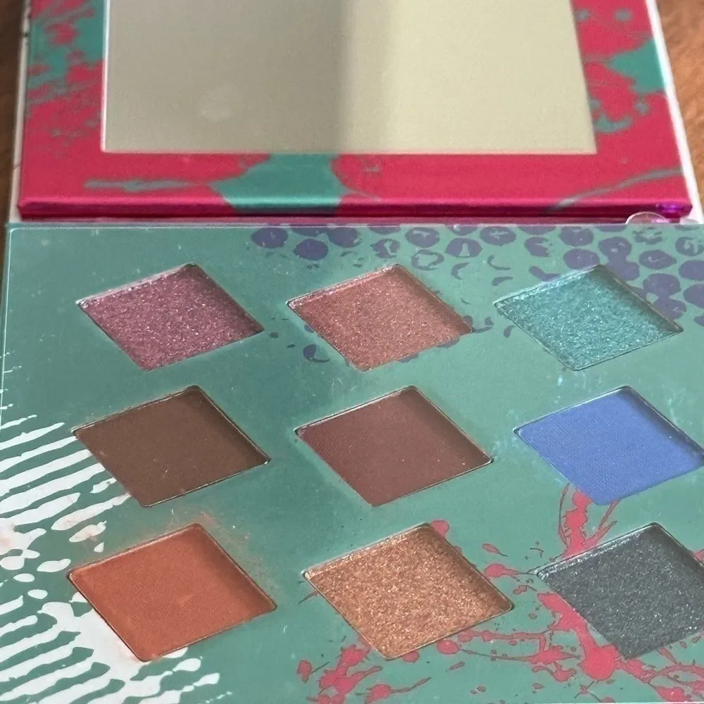 Hank & Henry Beauty Living in Color Eyeshadow Palette